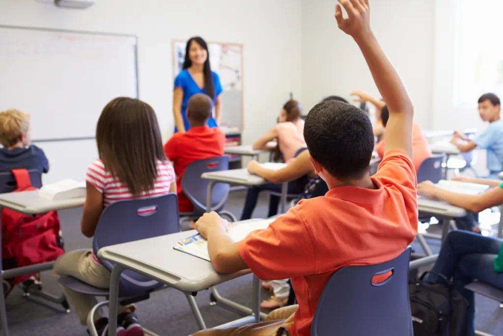 COMO PERSONAL DOCENTE DEMOSTRAMOS NUESTRA VOCACIÓN, MOTIVACIÓN Y CAPACIDAD DE TRABAJO CONSTANTEMENTE EN EL DÍA A DÍA. Nos implicamos con el alumnado y las familias, hacemos equipo y asumimos la acumulación de tareas y funciones que social y normativamente se nos ha ido asignando de forma creciente.