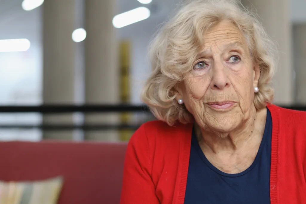 HABLAR CON MANUELA CARMENA SOBRE EDUCACIÓN, Y SOBRE LA GESTIÓN QUE DESDE EL AYUNTAMIENTO SE HIZO BAJO SU MANDATO, es una buena ocasión para comprender que el cambio se produce cuando hay voluntad de hacerlo y cuando se piensa más en el futuro social que en el cálculo político o económico. Tanto en esta entrevista como en la charla que dio en unas jornadas sobre Educación Infantil organizadas por CCOO nos deja entrever que todas y todos podemos ser agentes del cambio.